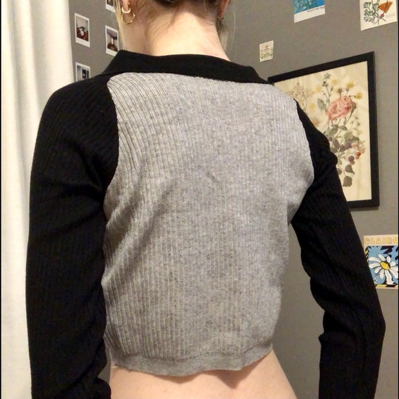 Black and Grey Sweater with attached collar - Picture 3 of 3
